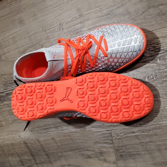 Athletic_Shoes